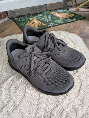 Kizik Lima Slip On Sneakers Women's Size 8 Wide Width Gray
